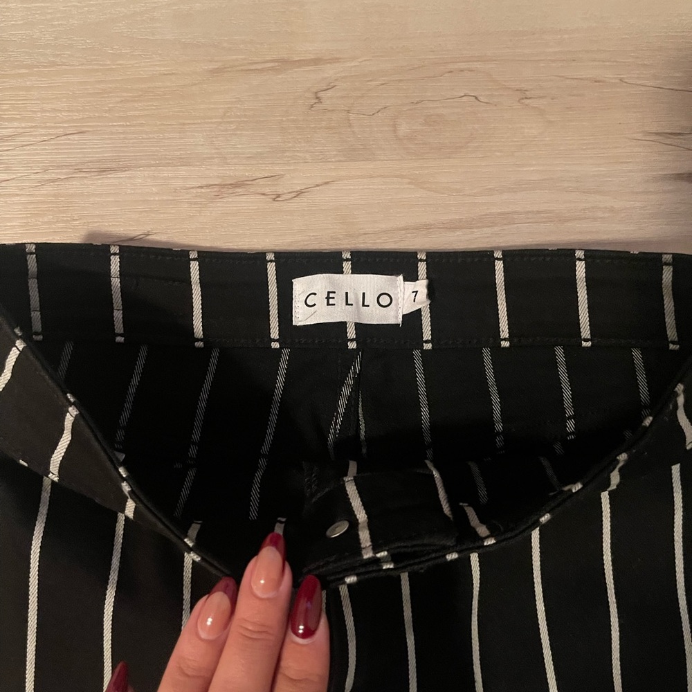 Pants - Picture 2 of 5